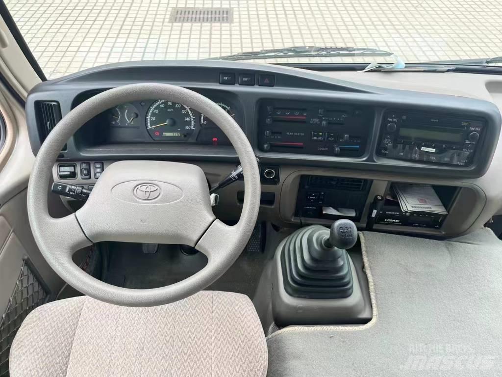 Toyota Coaster Bus Mini avtobusi