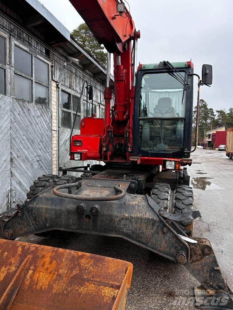 JCB JS 130 W Bagri na kolesih