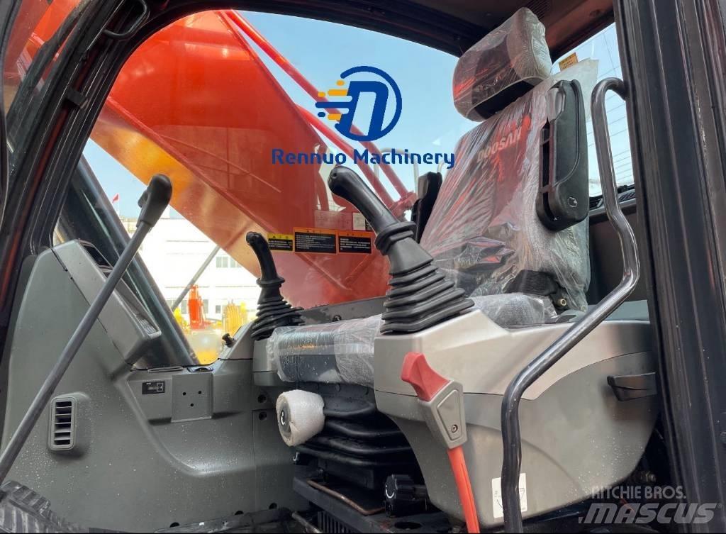Doosan DX 300 Bagri goseničarji