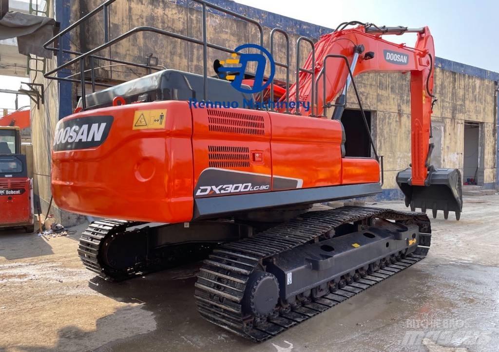 Doosan DX 300 Bagri goseničarji