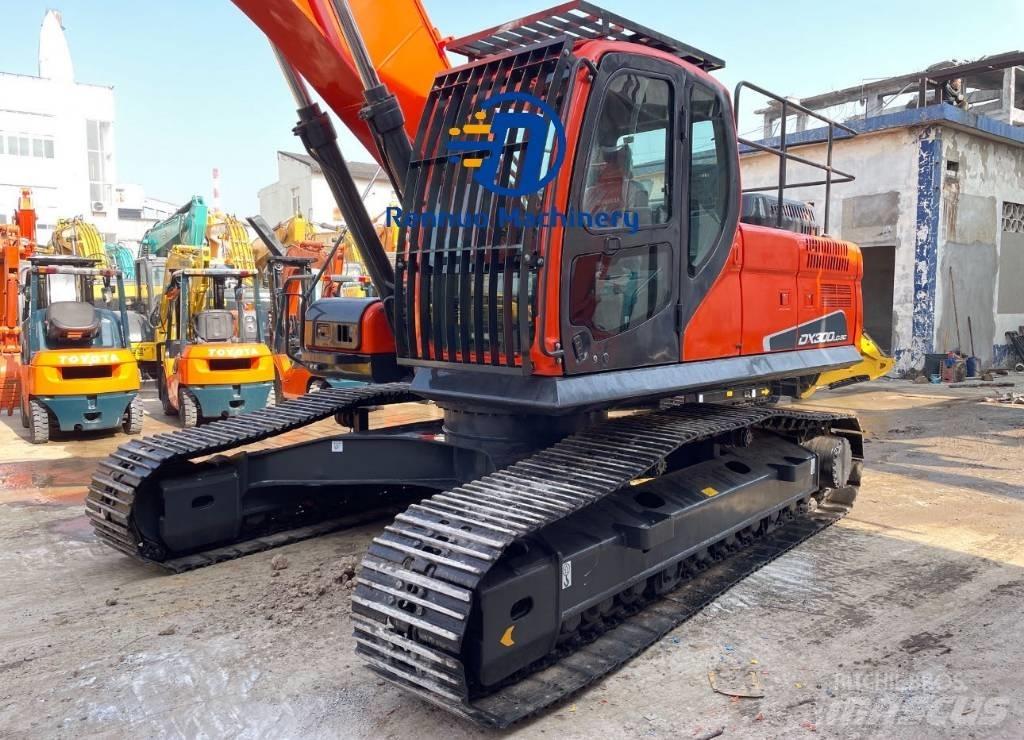 Doosan DX 300 Bagri goseničarji