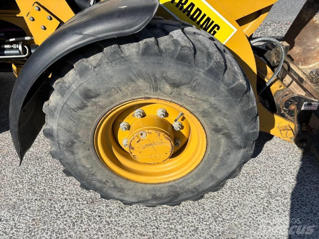 CAT 906 M Kolesni nakladalci