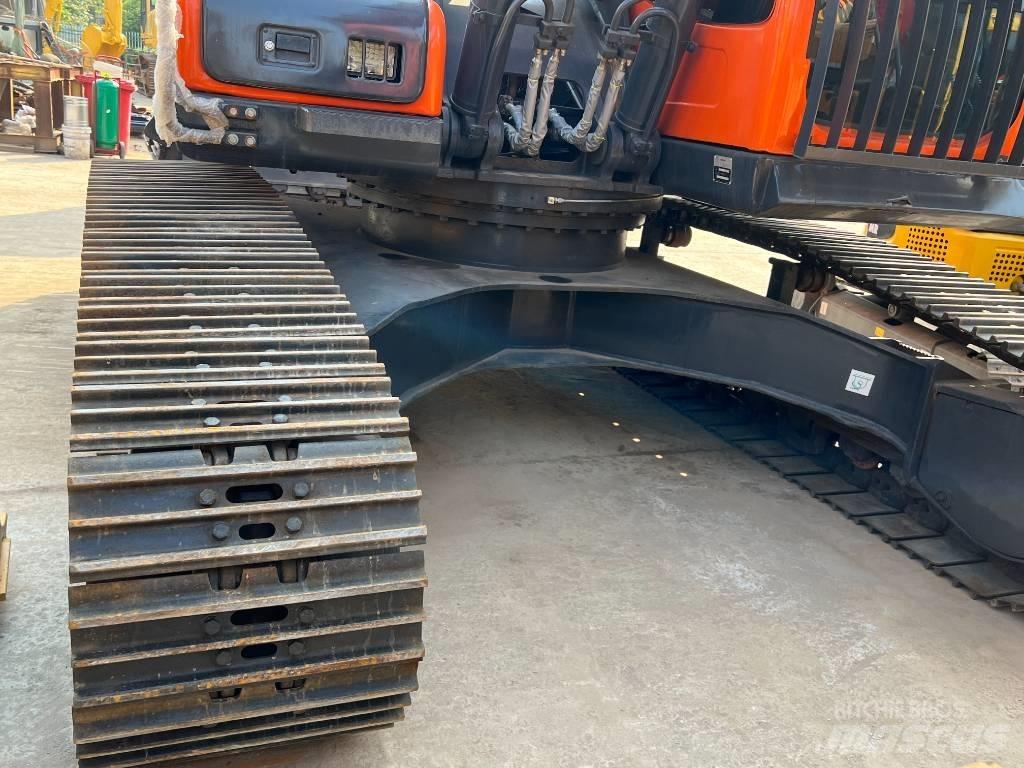 Doosan DX300 Bagri na kolesih