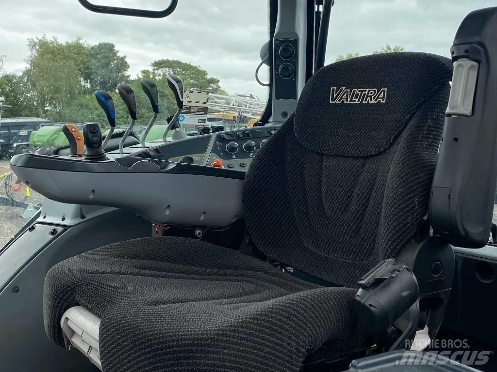 Valtra T 174EA Traktorji