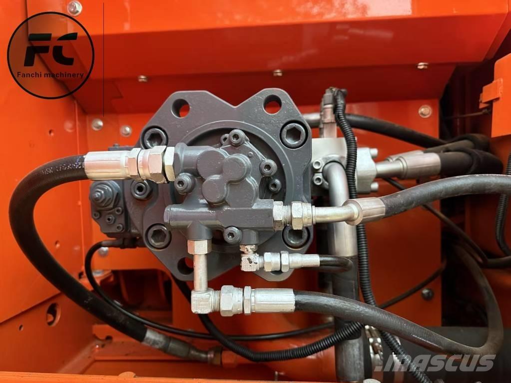 Doosan DX 225 LC Bagri goseničarji