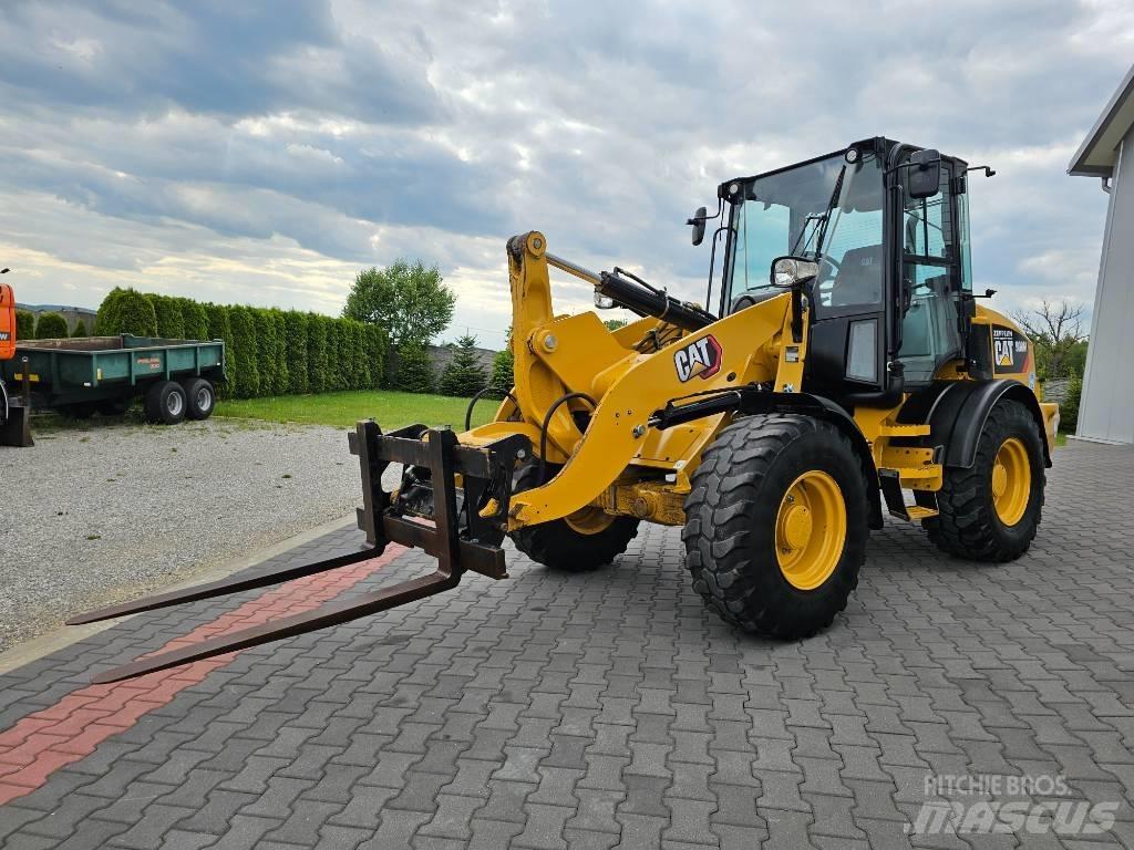 CAT 908 M Kolesni nakladalci