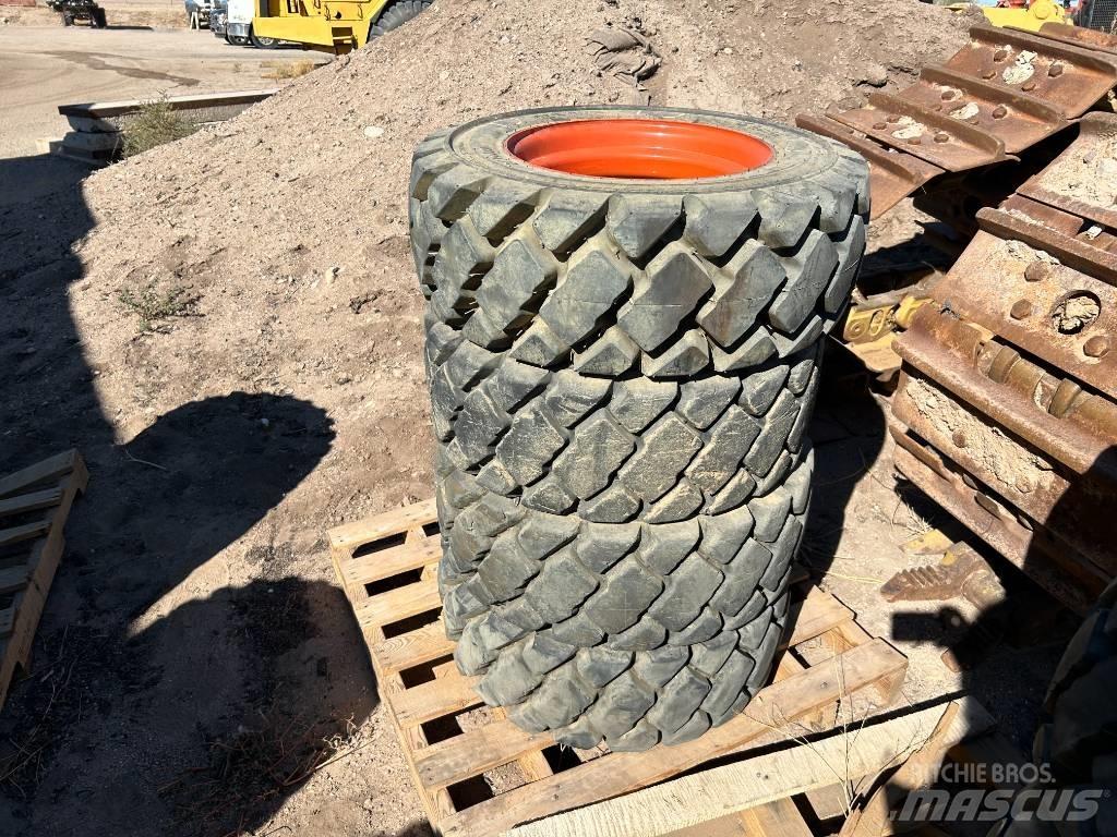 Bobcat 10x16.5 Tires Gume, kolesa in platišča