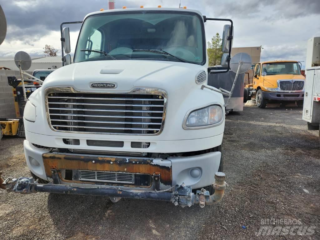 Freightliner M2-106 Tovornjaki za vodo