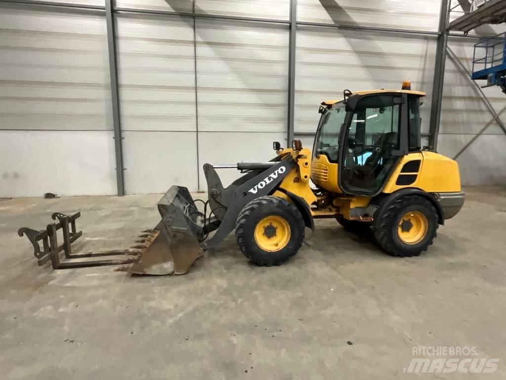 Volvo L 25 F Kolesni nakladalci