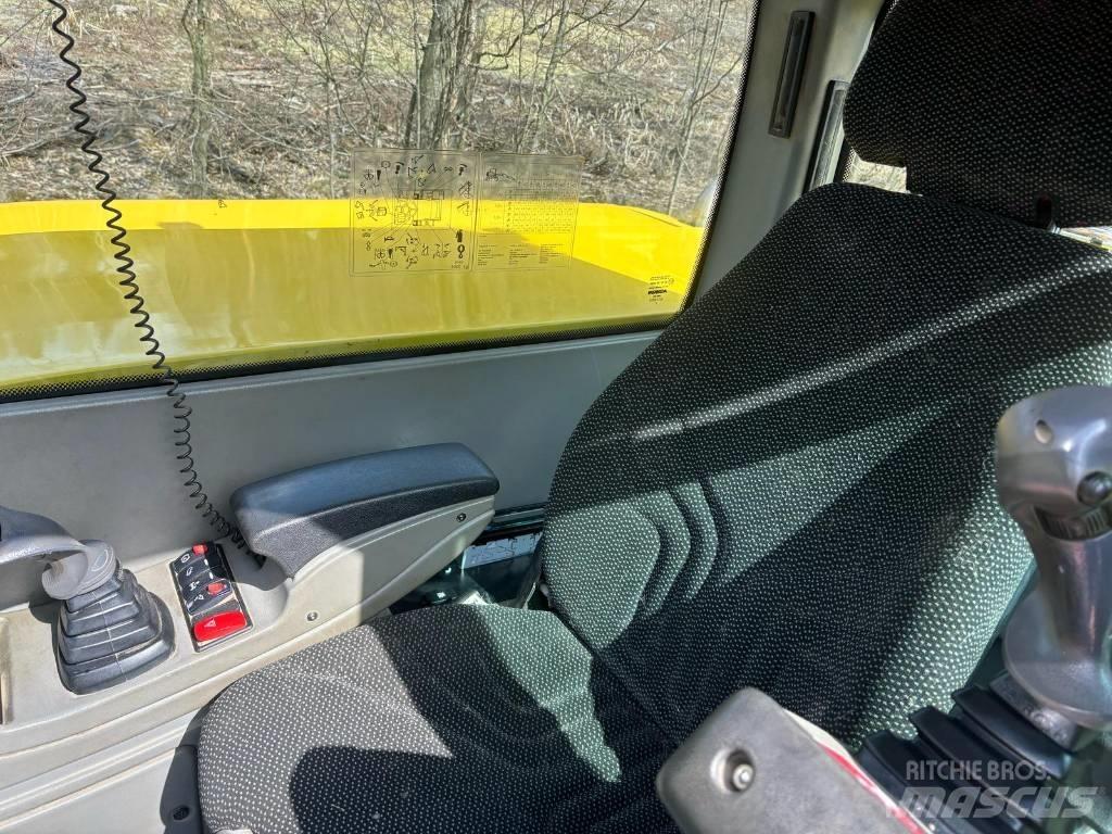 Yanmar B 110 W Bagri na kolesih