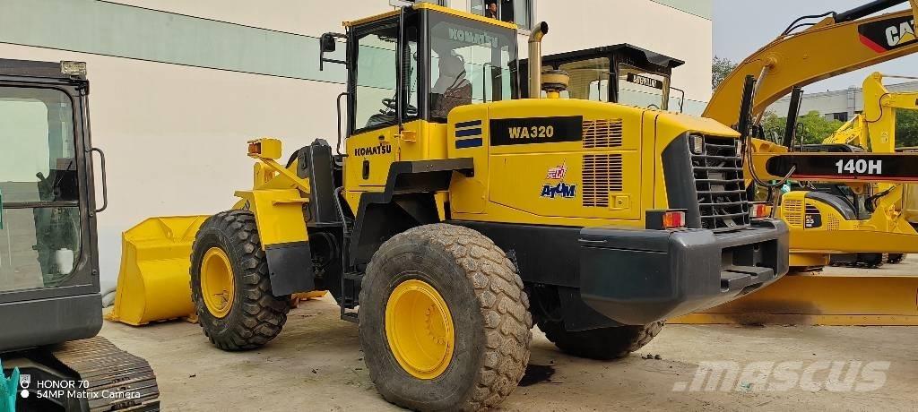 Komatsu WA 320-5 Kolesni nakladalci
