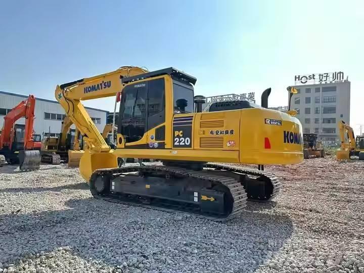 Komatsu PC 220 Bagri goseničarji