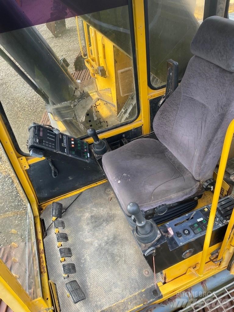 Volvo EC450 Bagri goseničarji
