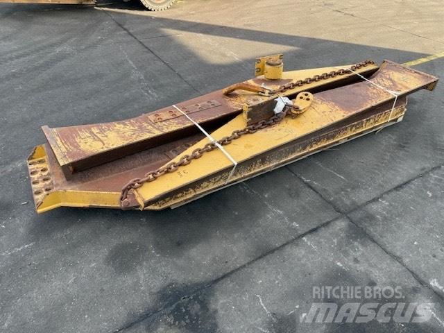 CAT 735 TAIL GATE Zglobni demperji