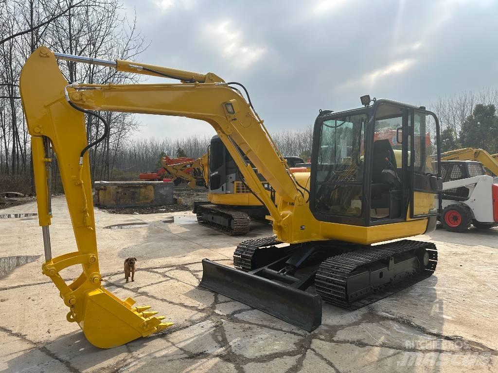 Komatsu PC56 Bagri goseničarji