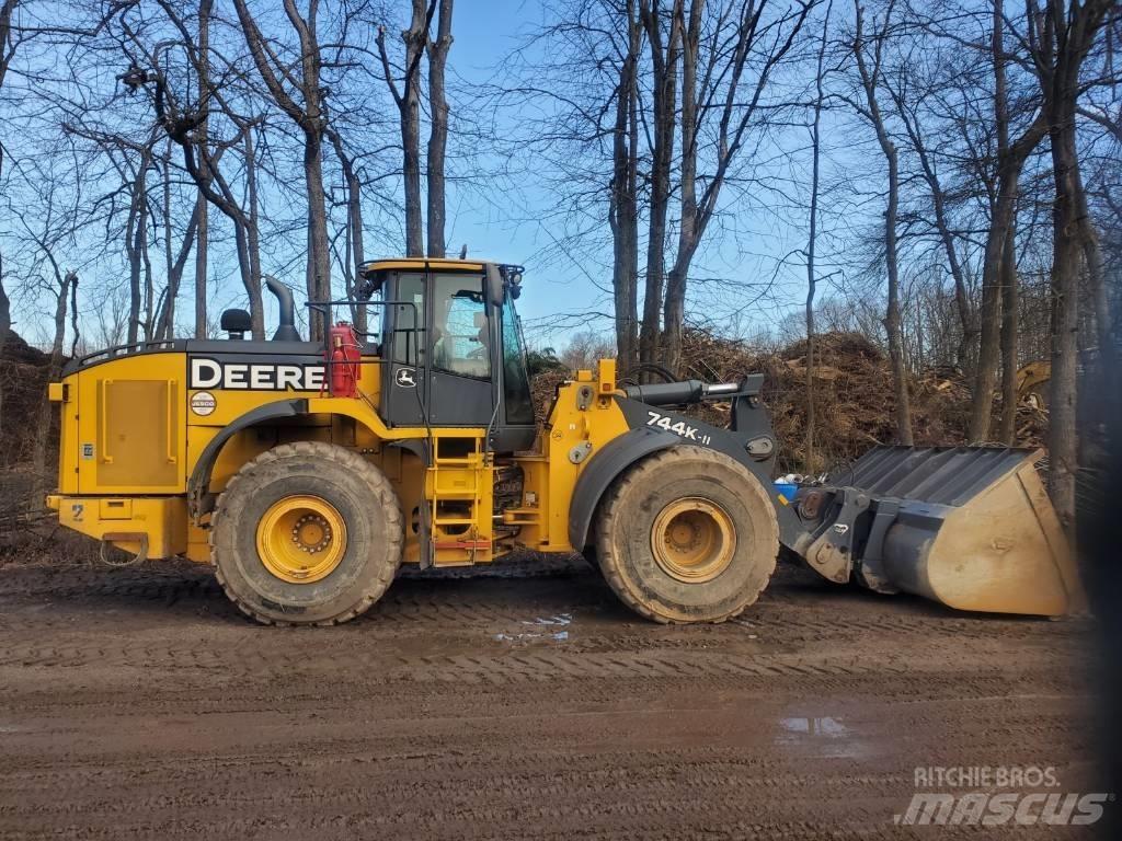 John Deere 744 K Kolesni nakladalci
