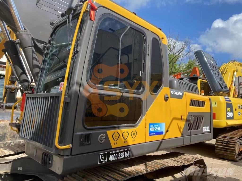 49,000 EC 200 D Bagri goseničarji