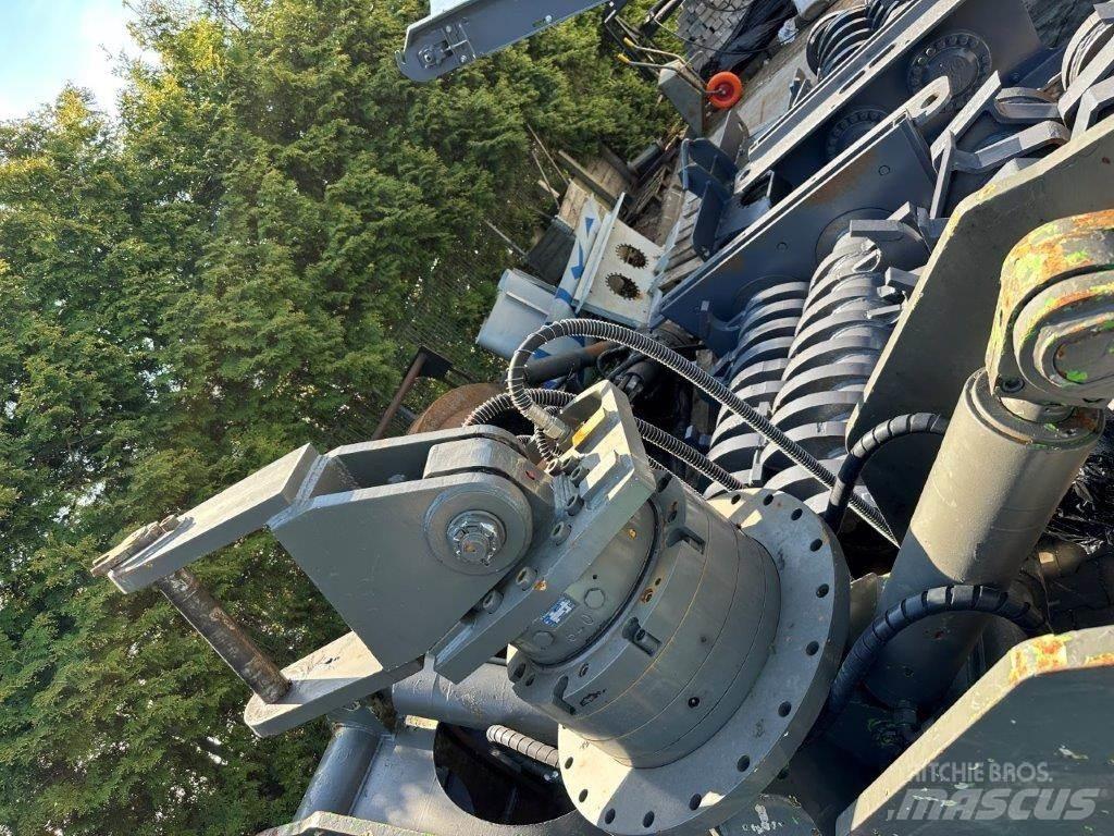 Sennebogen 735 M Bagri za prekladanje primarnih/sekundarnih surovin
