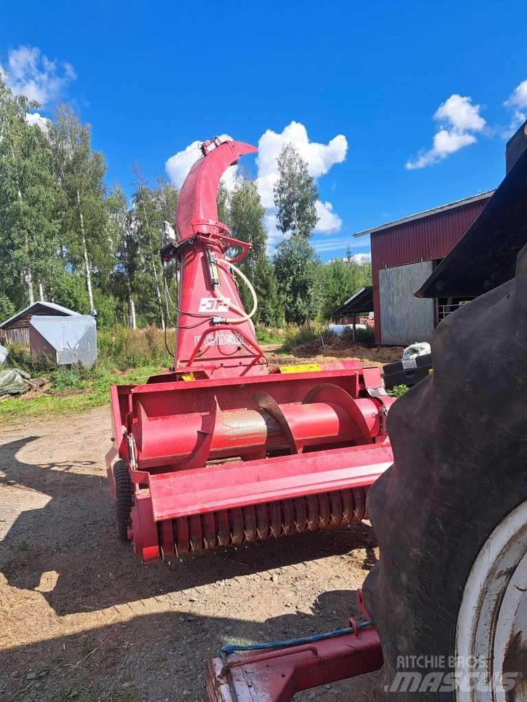 JF 850 Kombajni za krmo