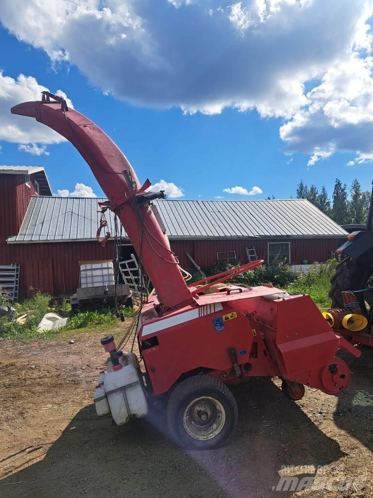 JF 850 Kombajni za krmo