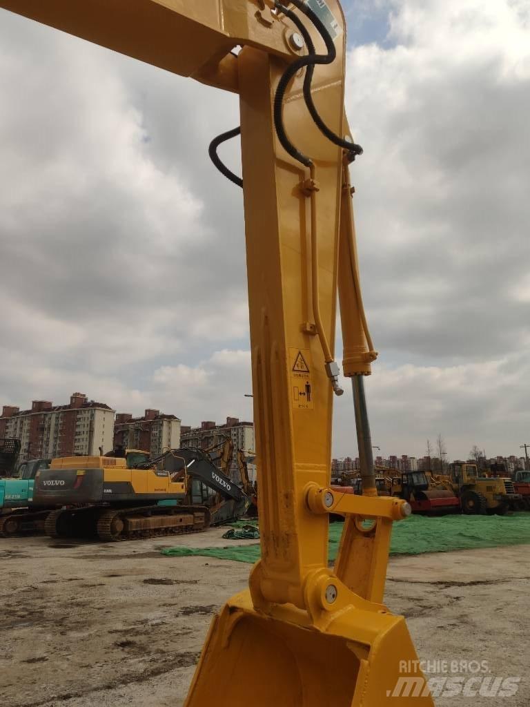 Komatsu PC 200-8 Midi bagri 7t – 12t