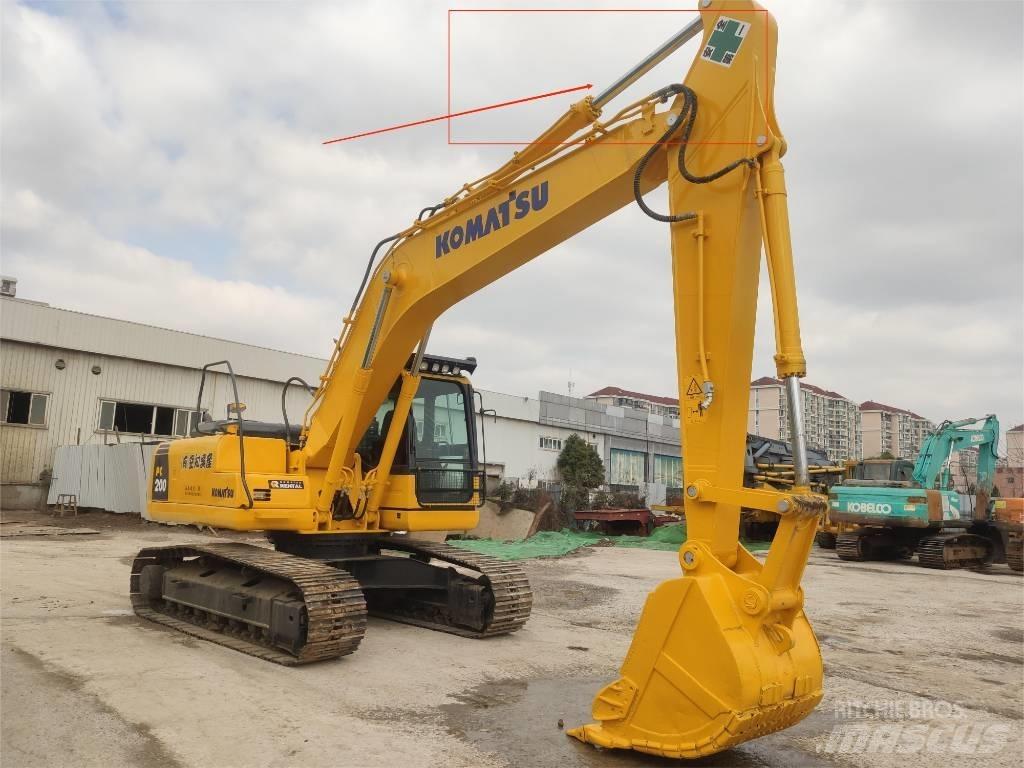 Komatsu PC 200-8 Midi bagri 7t – 12t