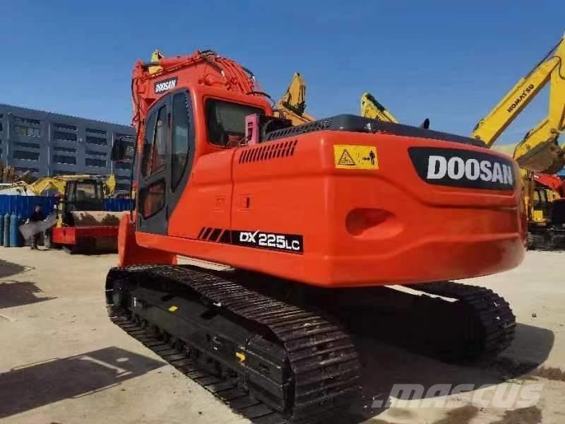 Doosan DX 225 Bagri goseničarji