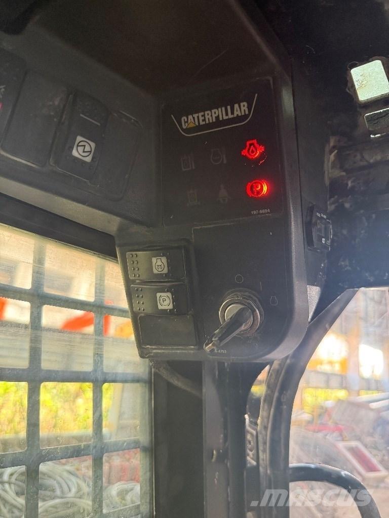 CAT 226 B Skid steer mini nakladalci