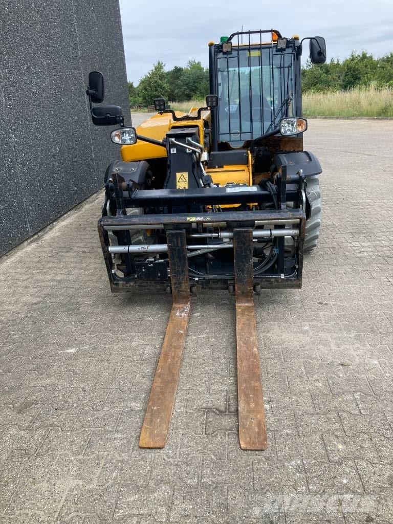 JCB 525-60 E Teleskopski viličarji