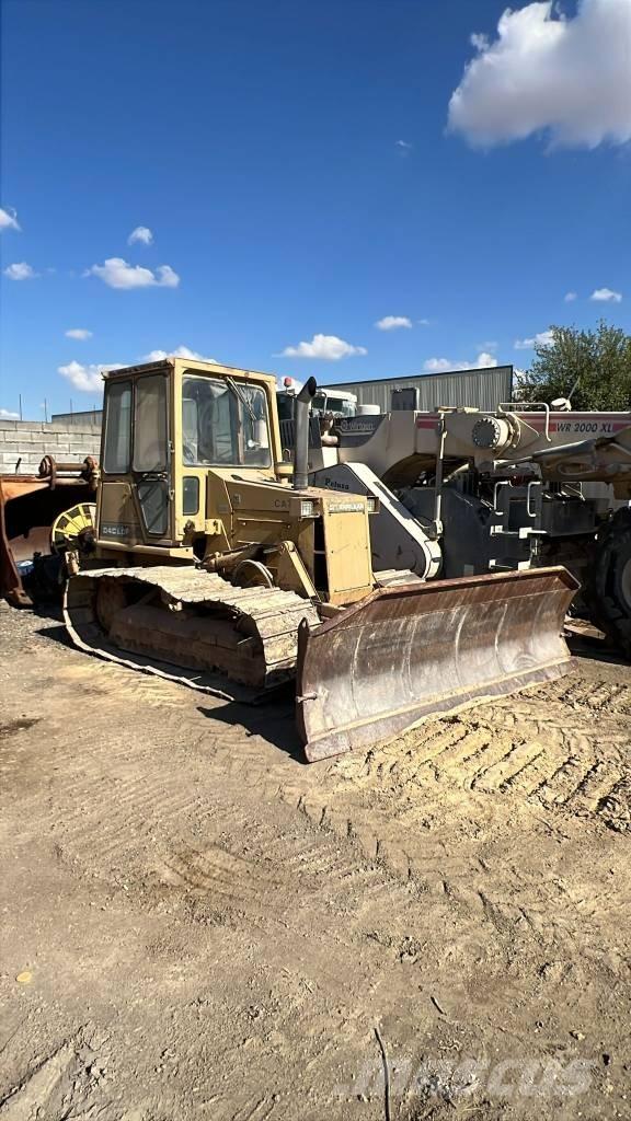 CAT D 4 C Buldožerji goseničarji