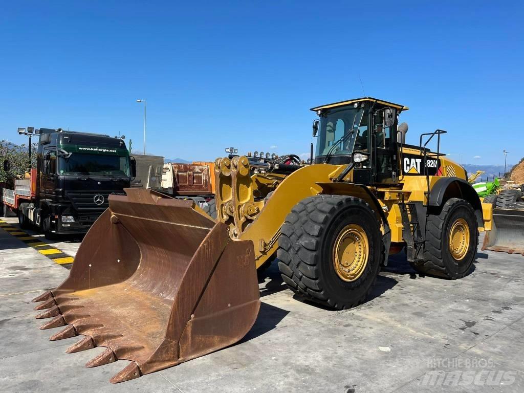 CAT 982 M Kolesni nakladalci