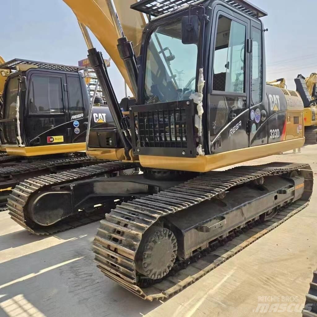 CAT 323 D Bagri goseničarji