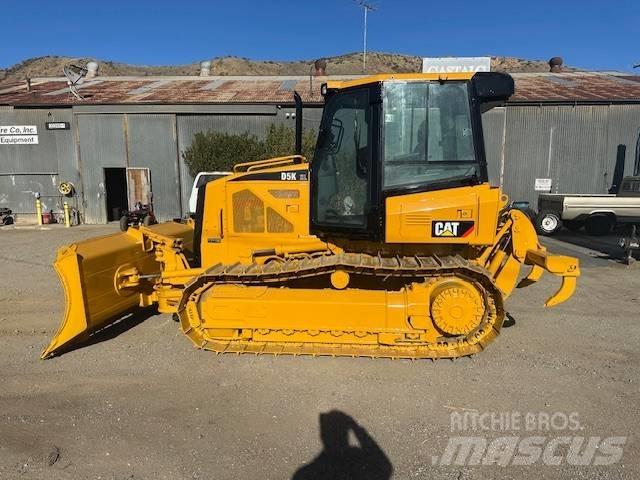 CAT D 5 Buldožerji goseničarji