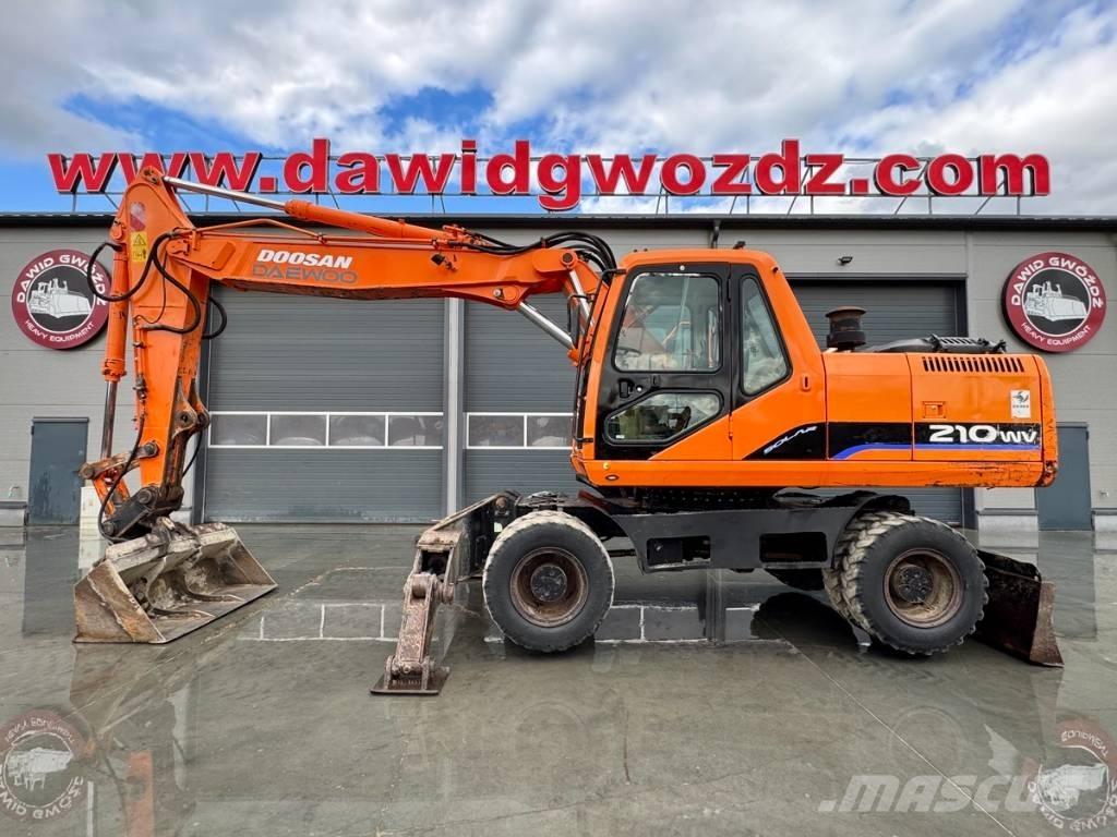 Doosan SOLAR 210W Bagri na kolesih