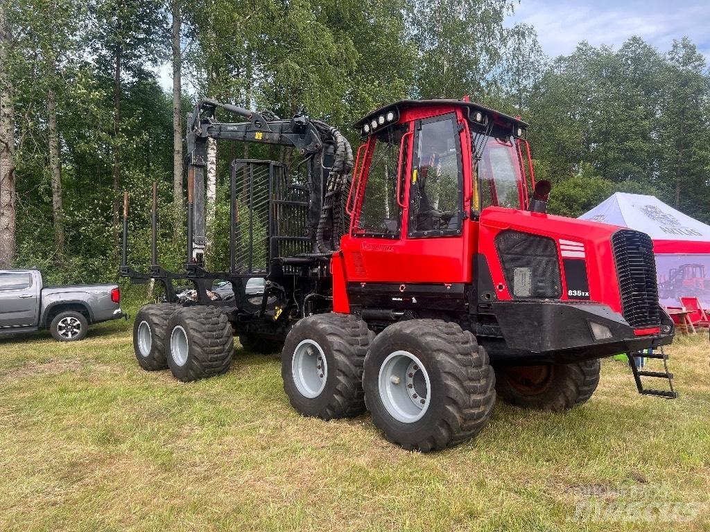 Komatsu 835 Forwarderji