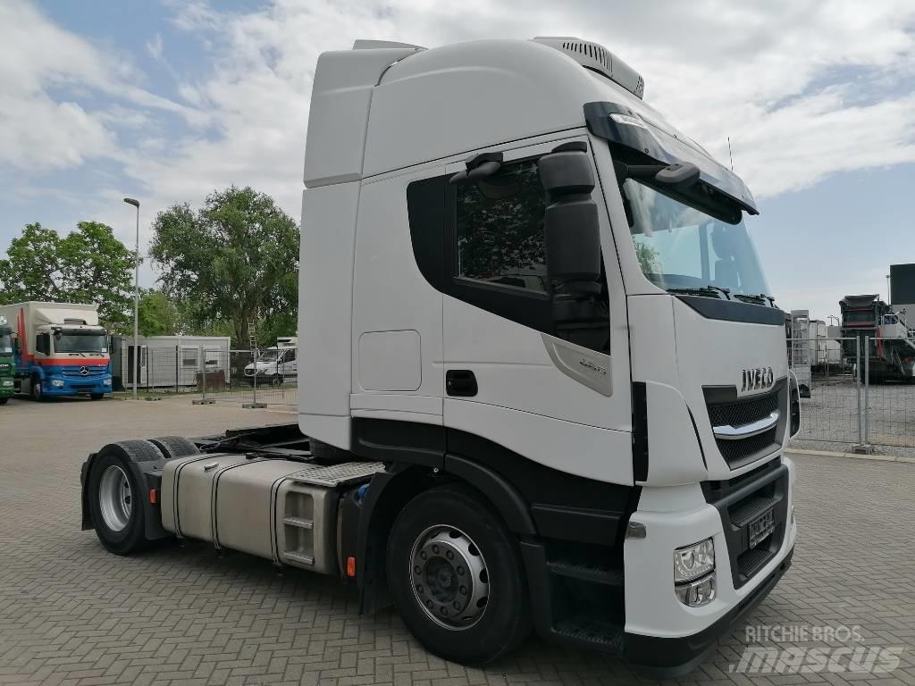 Iveco AS440ST/P Vlačilci