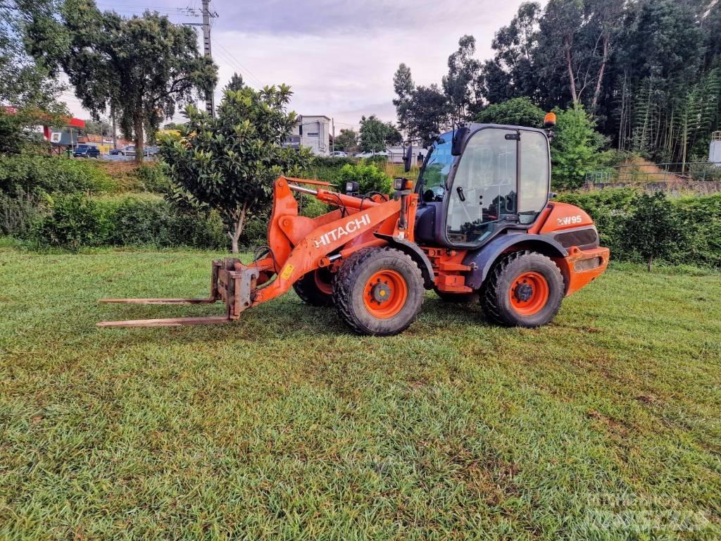 Hitachi ZW 95 Kolesni nakladalci