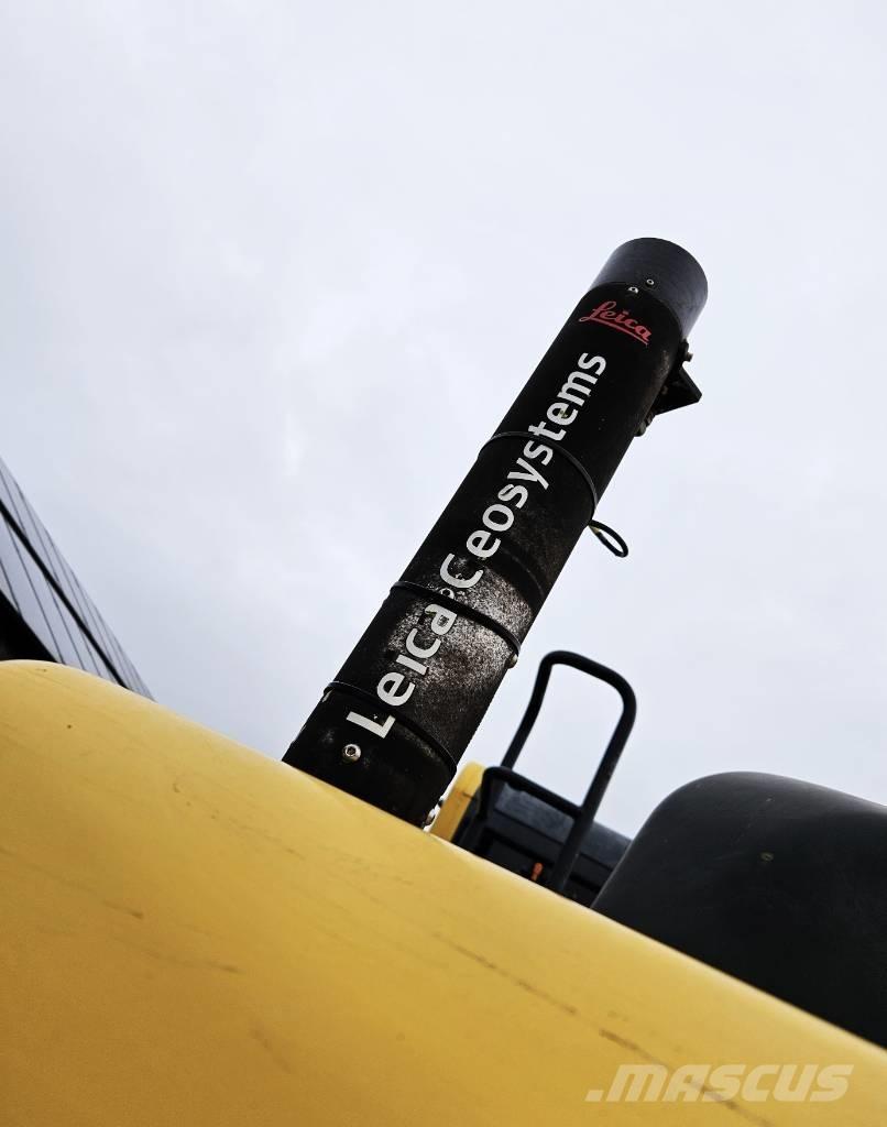 Komatsu HB 215 LC Bagri goseničarji