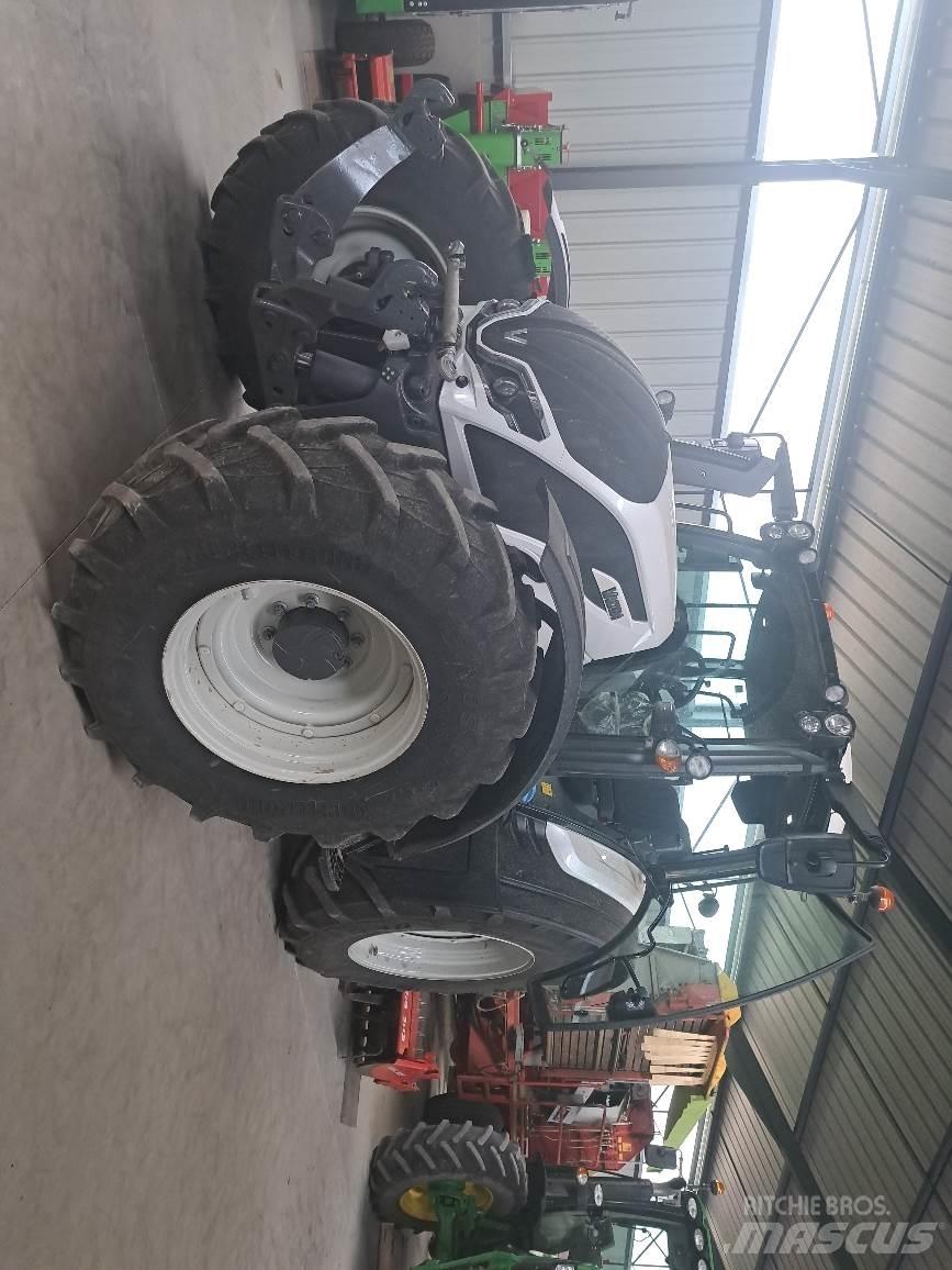 Valtra N155 Traktorji