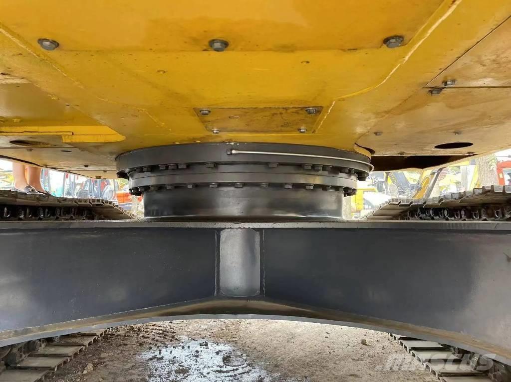Komatsu PC240-8 Bagri goseničarji