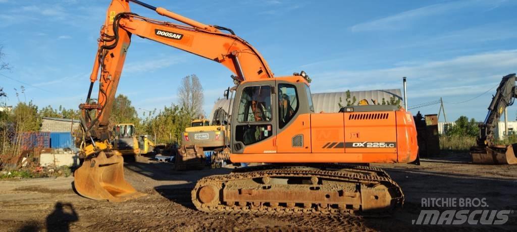 Doosan 225 LC Bagri goseničarji