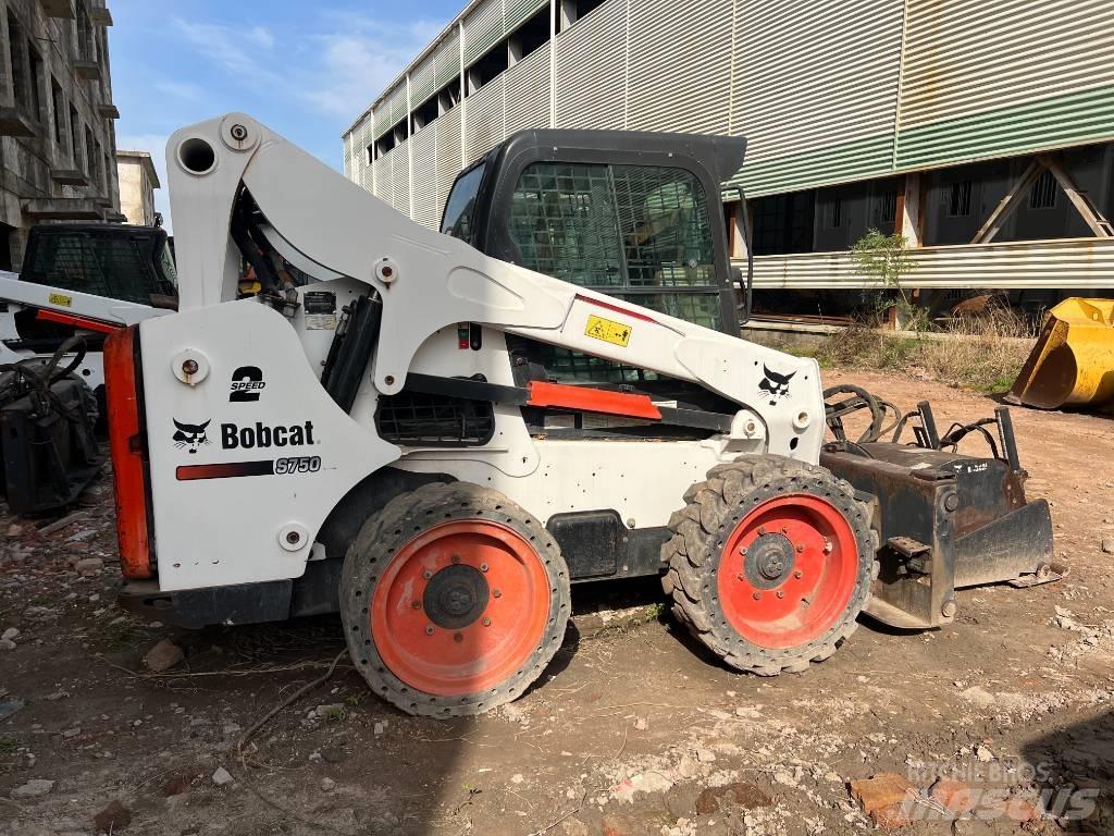 Bobcat S750 Skid steer mini nakladalci