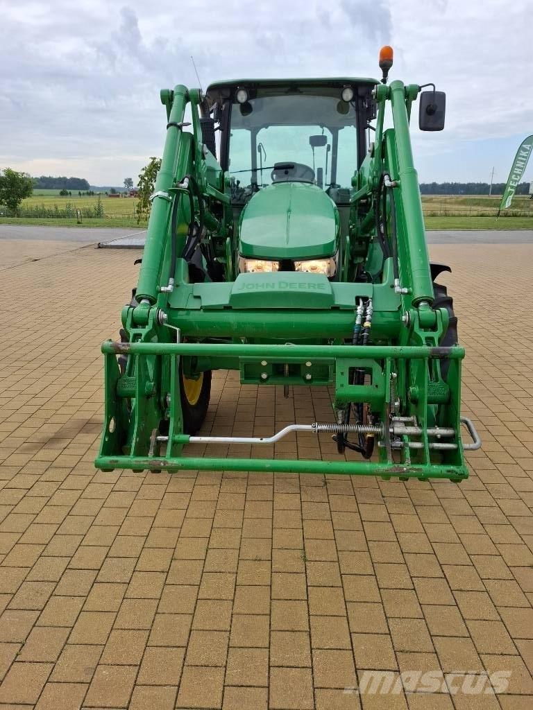 John Deere 5100M Traktorji