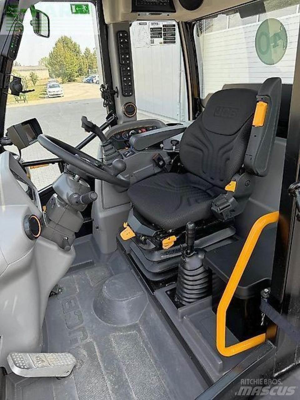 JCB tm 320 agri Kolesni nakladalci