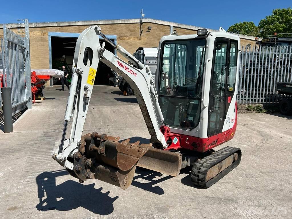 Takeuchi TB 216 Mini bagri <7t