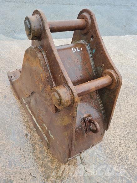  18 BUCKET, 60mm PINS Žlice