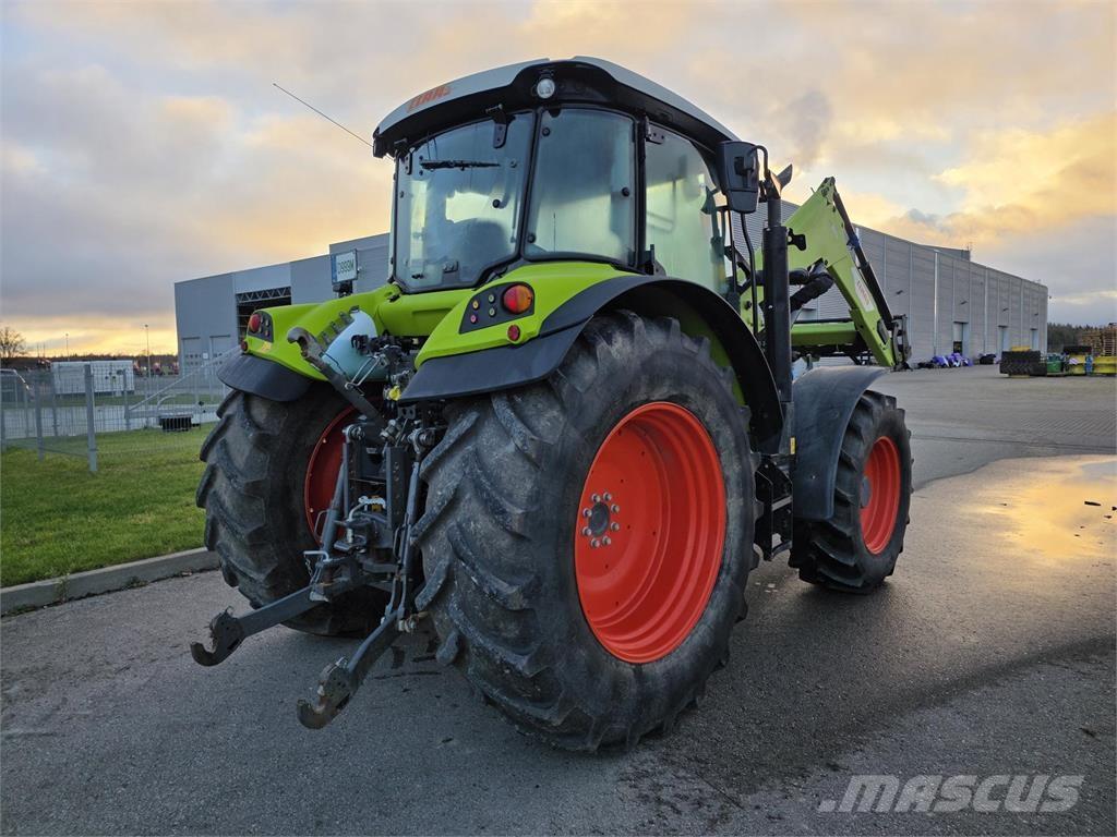 CLAAS Arion 440 Traktorji