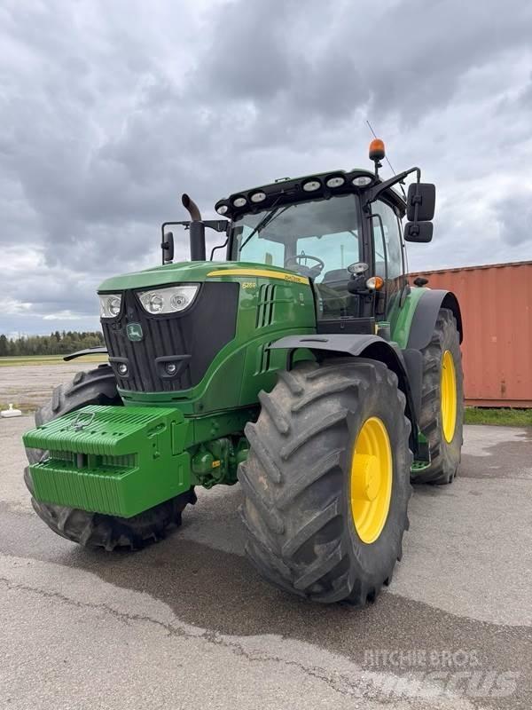 John Deere 6215R Traktorji