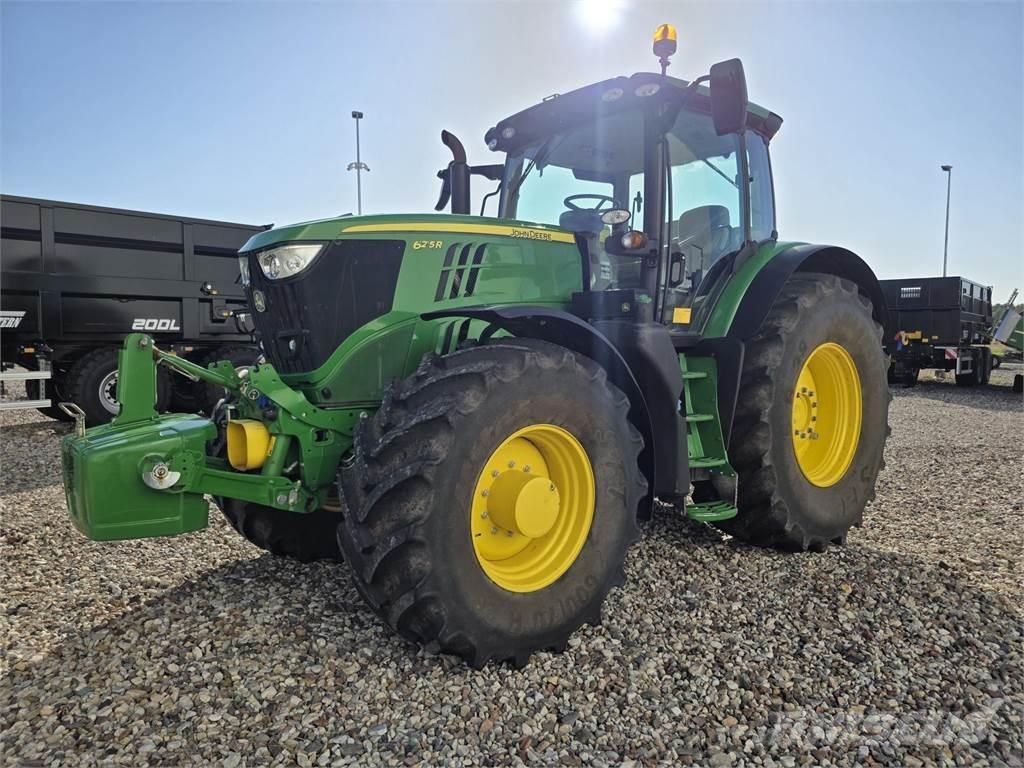 John Deere 6215R Traktorji