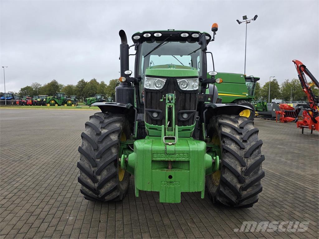 John Deere 6215R Traktorji